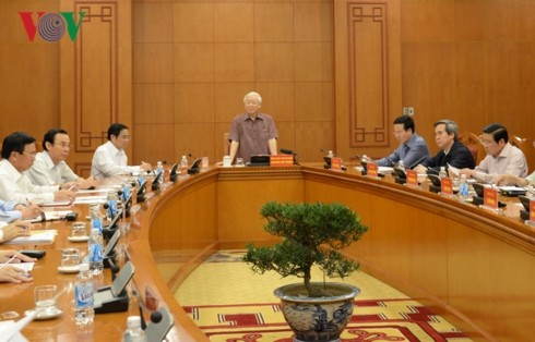 Party leader and President chairs meeting of subcommittee on documents of 13th National Party Congress 