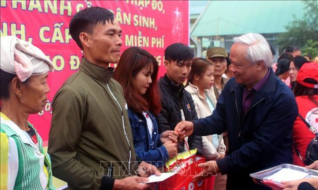 Vietnam General Confederation of Labor supports workers ahead of Tet