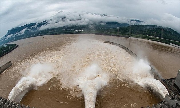 China battles floods and poor upstream water management 