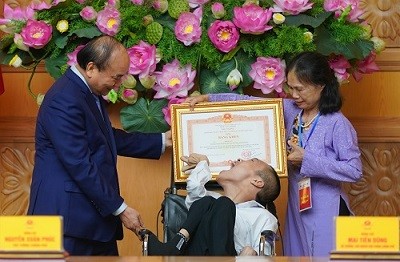 Prime Minister calls for spreading Vietnamese humanity, affection 