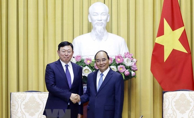 President asks Lotte to continue investing in big projects in Vietnam