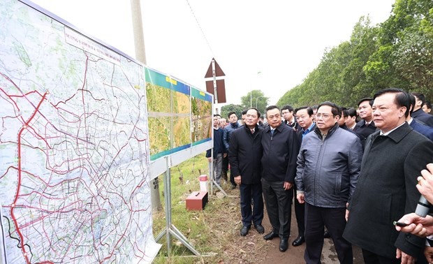 PM urges fastest implementation of Ring Road 4 project in Hanoi capital region