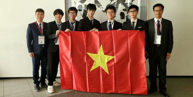 All five Vietnamese students win medals at International Physics Olympiad