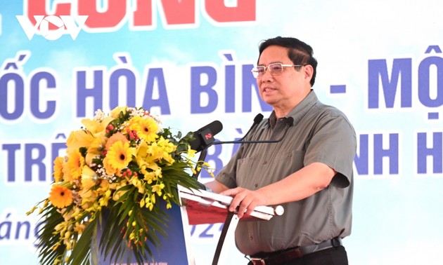 Construction begins on Hoa Binh-Moc Chau expressway 