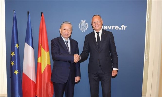 General Secretary and President meets Le Havre city mayor