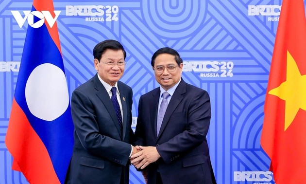 PM Pham Minh Chinh meets Lao top leader