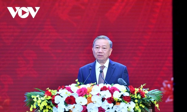 Party chief: Vietnam cannot be off global trend of educational innovation 