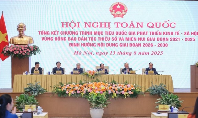 PM requests allocating 10-15% of budget for ethnic group, mountain development