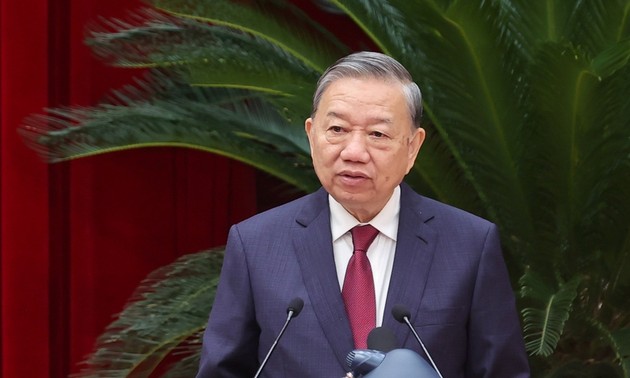 Party Central Committee makes major decisions during 2-day plenum 