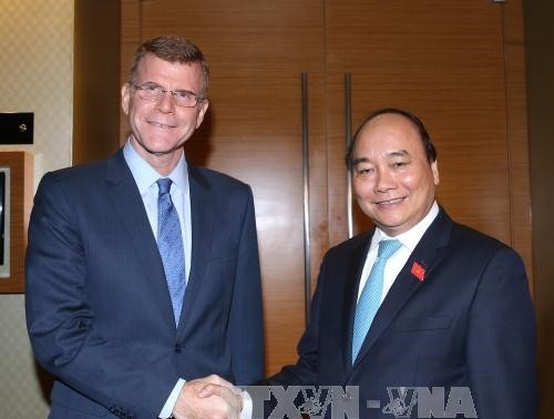 阮春福会见ADB副行长和《经济学人》杂志亚太地区总编辑 