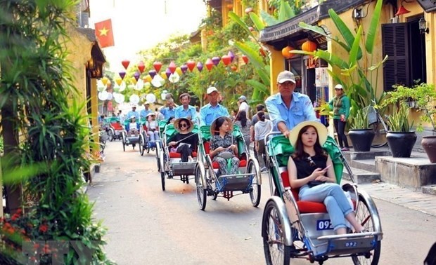 越南旅游部门在第三大旅游市场举行旅游促进推介活动