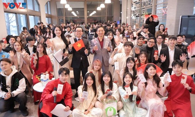 충남 거주 베트남 교민들, 설맞이 및 제14차 베트남 당 대회 축하 행사 개최