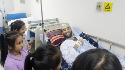 Подарите Эльданизу улыбку! 