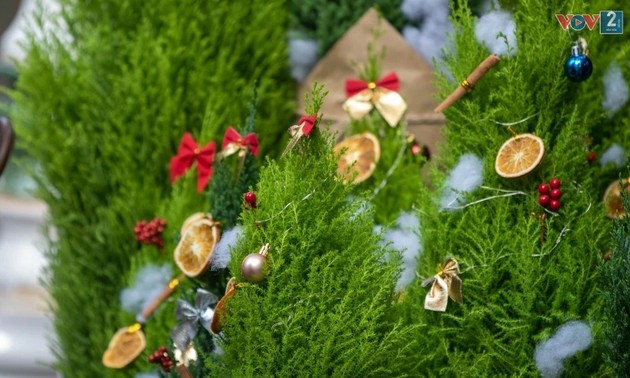 Оживлённые рождественские рынки в крупных городах