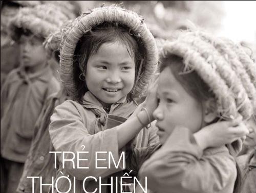 Pictorial book "Tre em thoi chien" (Children in war time)