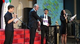 Vietnamese students honored for winning awards at Informatics and Russian language Olympiads