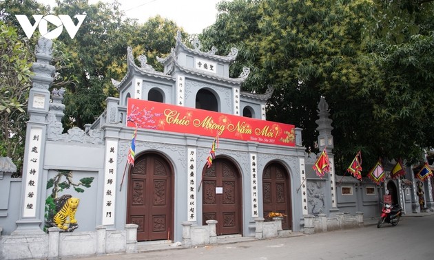 Pagodas and temples close in Hanoi amid COVID-19 fears