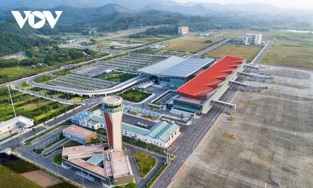 Van Don International Airport welcomes back first passengers after closure