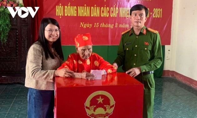 Toàn cảnh ngày bầu cử 15/3: Những hình ảnh xúc động từ khắp mọi miền