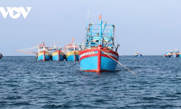 Thủ tướng Phạm Minh Chính yêu cầu chấm dứt ngay tình trạng “đánh bắt bằng mọi giá”
