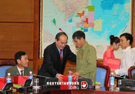 Deputy Prime Minister receives revolutionaries from Quang Tri province