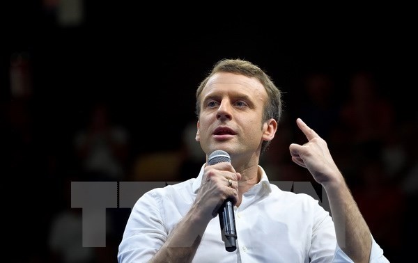 French presidential race tightens