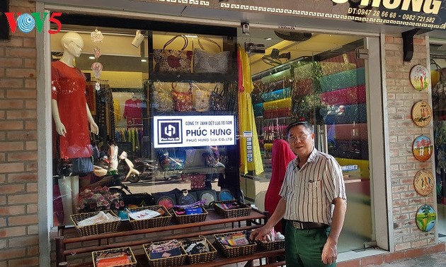 Hanoi artisan preserves the soul of Van Phuc silk village