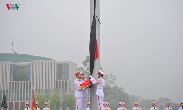 Nation mourns former President Le Duc Anh