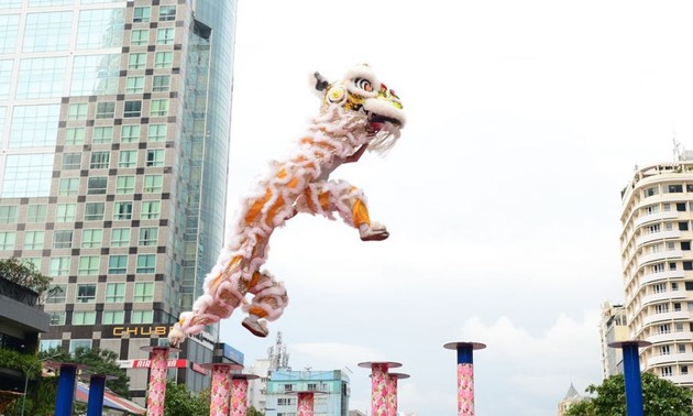 Lion dance and “Tien Xuan Nguu” ritual to welcome Lunar New Year 