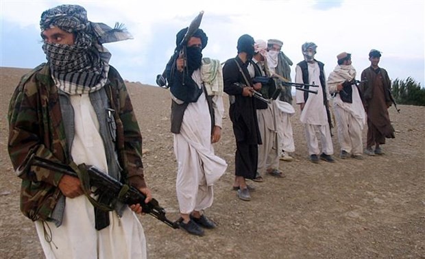 Taliban ask former Afghan forces to integrate with new regime