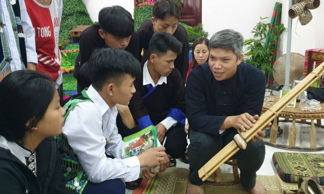 Ethnic minority cultural values taught in mountainous province school