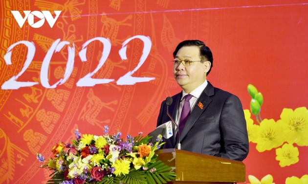 Top legislator urges strategic breakthroughs to make Vietnam powerful