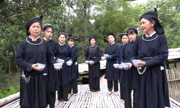 Bowl folk dance of Tay ethnic minority people 