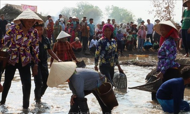 Khmer people celebrate unique Pha Bau cultural festival 