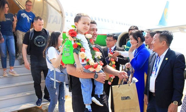 Khanh Hoa welcomes first flight with Uzbek tourists onboard in 2024