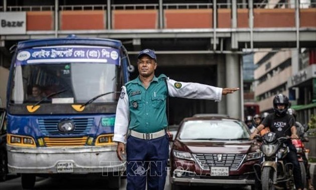 Police return to work as strike ends in Bangladesh