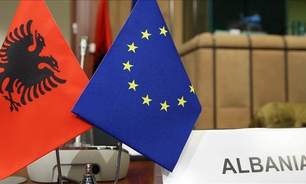 EU officially opens accession talks with Albania