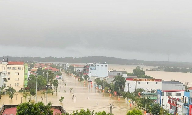 Flood triggered by Trami storm submerges 15,000 homes in Quang Binh 