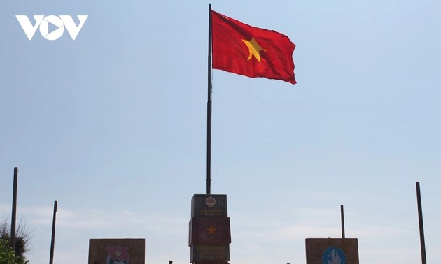 Phu Quy Island draws tourists during April 30-May 1 holiday