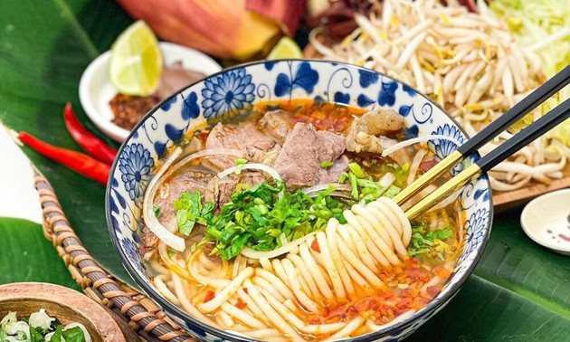 Vietnamese dishes listed among world's top 97 noodle soups 