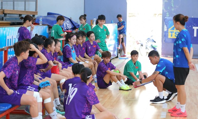 Vietnam women’s futsal team gather for training ahead of SEA Games