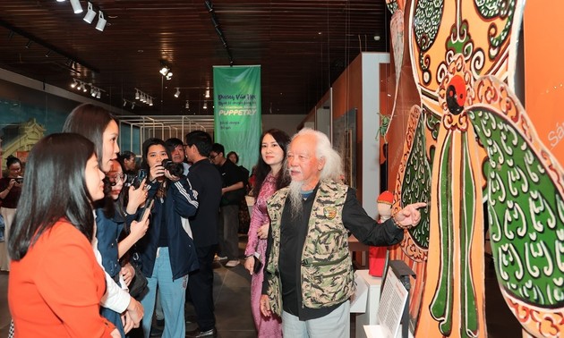  Veteran artist tells cultural stories with puppets