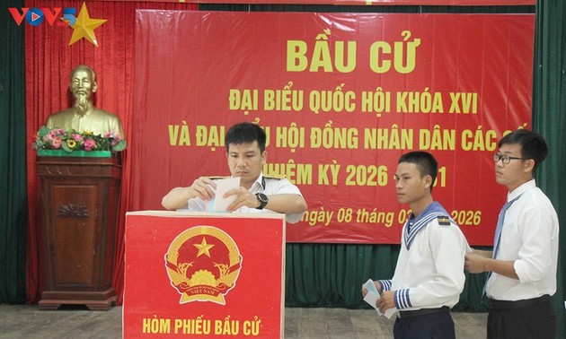 Election Day brings festival atmosphere nationwide 