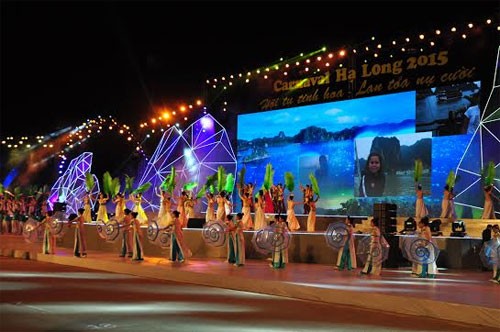 Khai mạc Carnaval Hạ Long 2015 với chủ đề “Hội tụ tinh hoa - Lan tỏa nụ cười”