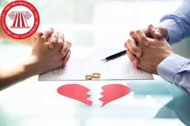 Tòa án nhân dân tỉnh Quảng Trị  giải quyết vụ  ly hôn giữa anh Trần Ngọc Vĩnh và chị Nguyễn Thị Minh Anh