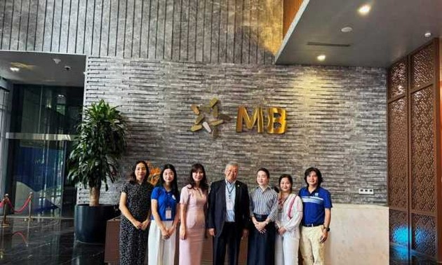 Cảm xúc của những ngày thu lịch sử