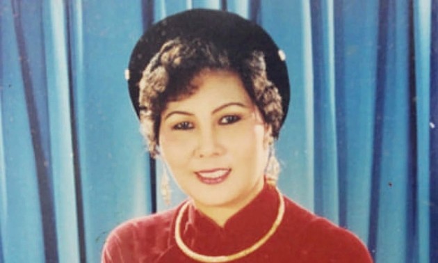 Чтец-декламатор, Народная артистка Ким Зунг, чей эмоционально-выразительный голос покорил многие поколения слушателей «Голоса Вьетнама»  ​