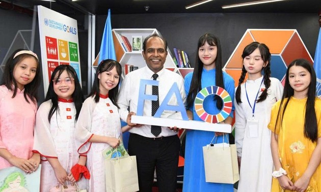 Thiếu nhi Việt Nam đối thoại cùng Trưởng đại diện FAO tại Việt Nam