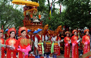 Culto a los reyes Hung en la vida comunitaria