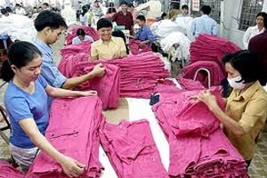 Reduce Vietnam déficit comercial en 2013 con superávit en segundo mes 